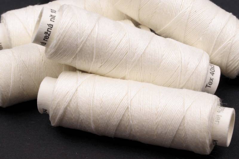 Hilo de lino crema, 50 m 