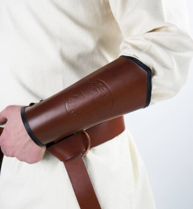 Vegvisir leren bracers, onderarmbeschermers, bruin