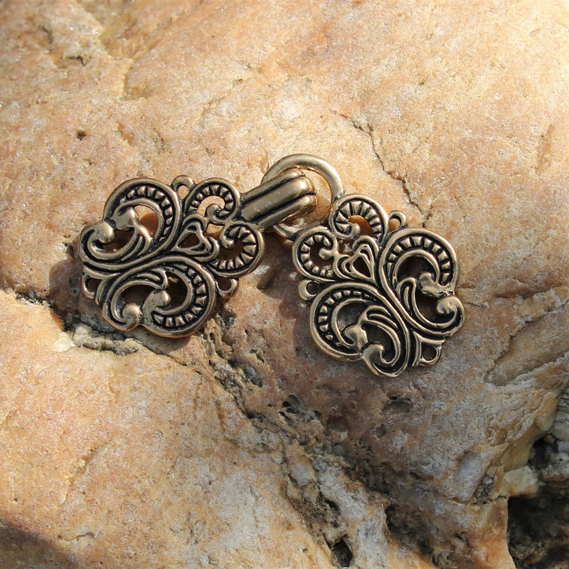 Cloak clasp Norway, bronze