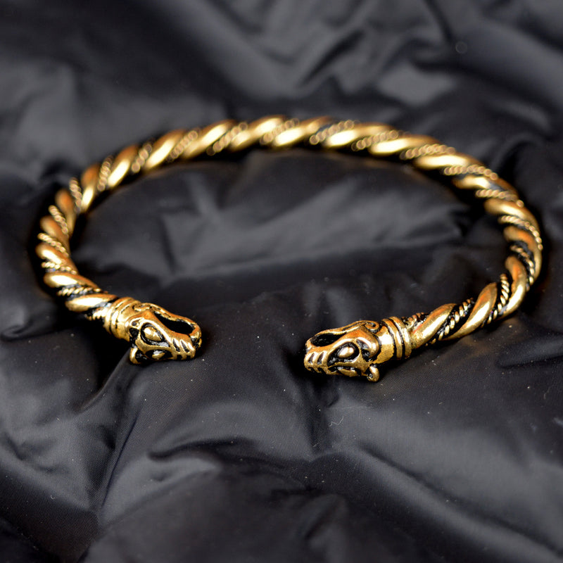 Bracciale vichingo con teste di lupo, bronzo 