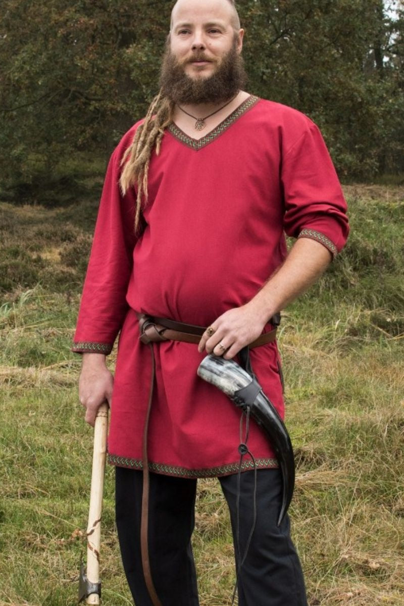 Donkerrode Vikingtuniek