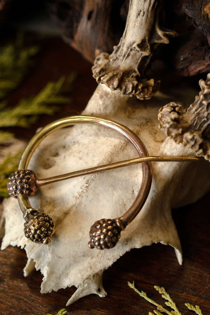 Keltisk tidsel-fibula, bronze 