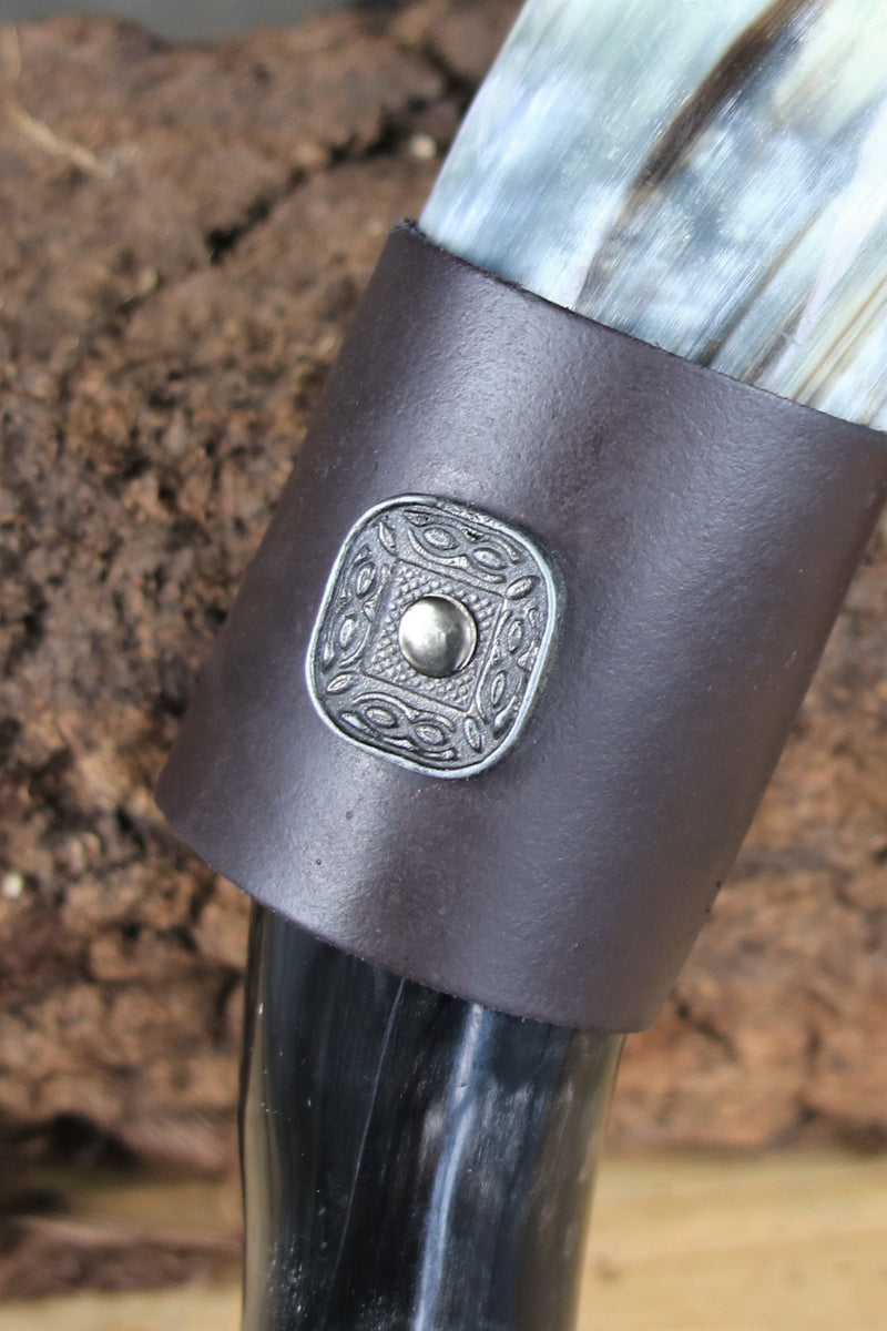 Drinkhoorn houder Tarek bruin