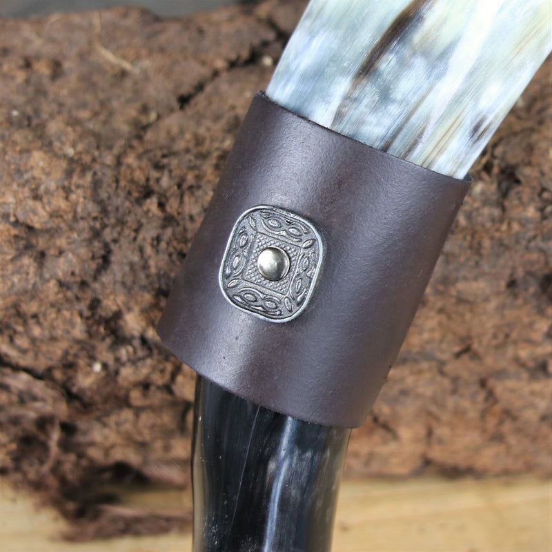 Drinkhoorn houder Tarek bruin