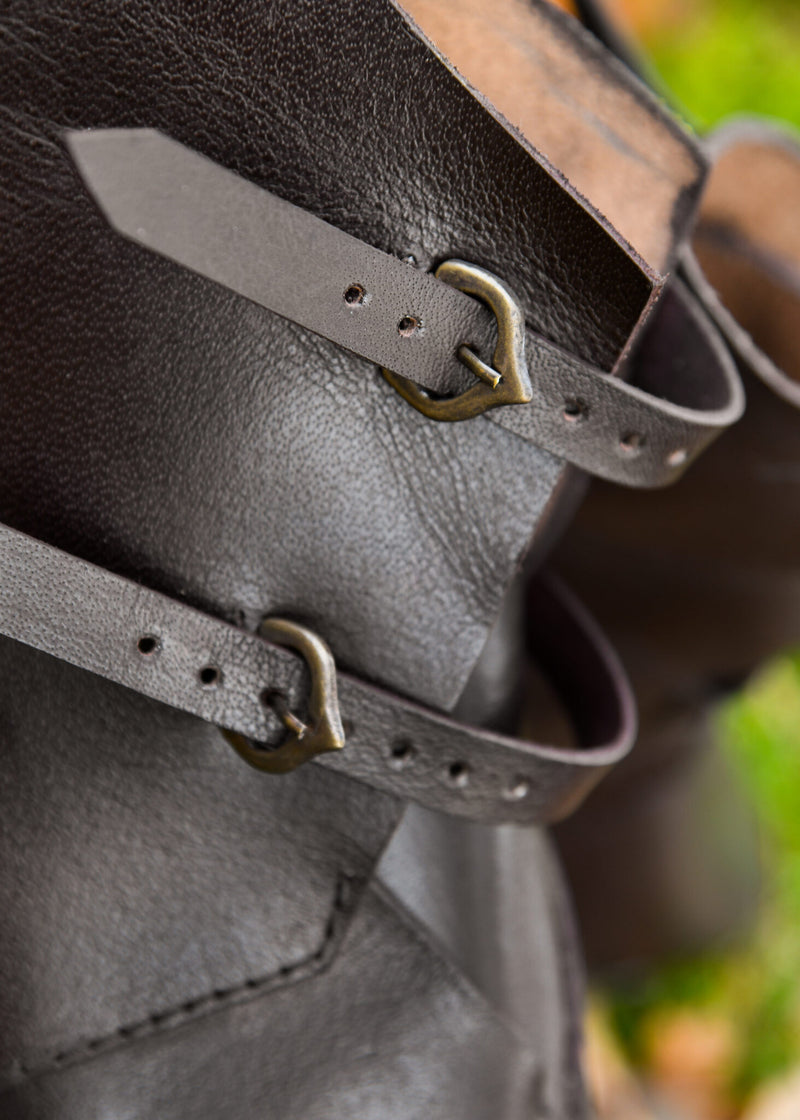 Średniowieczne buty kostki 1250-1500