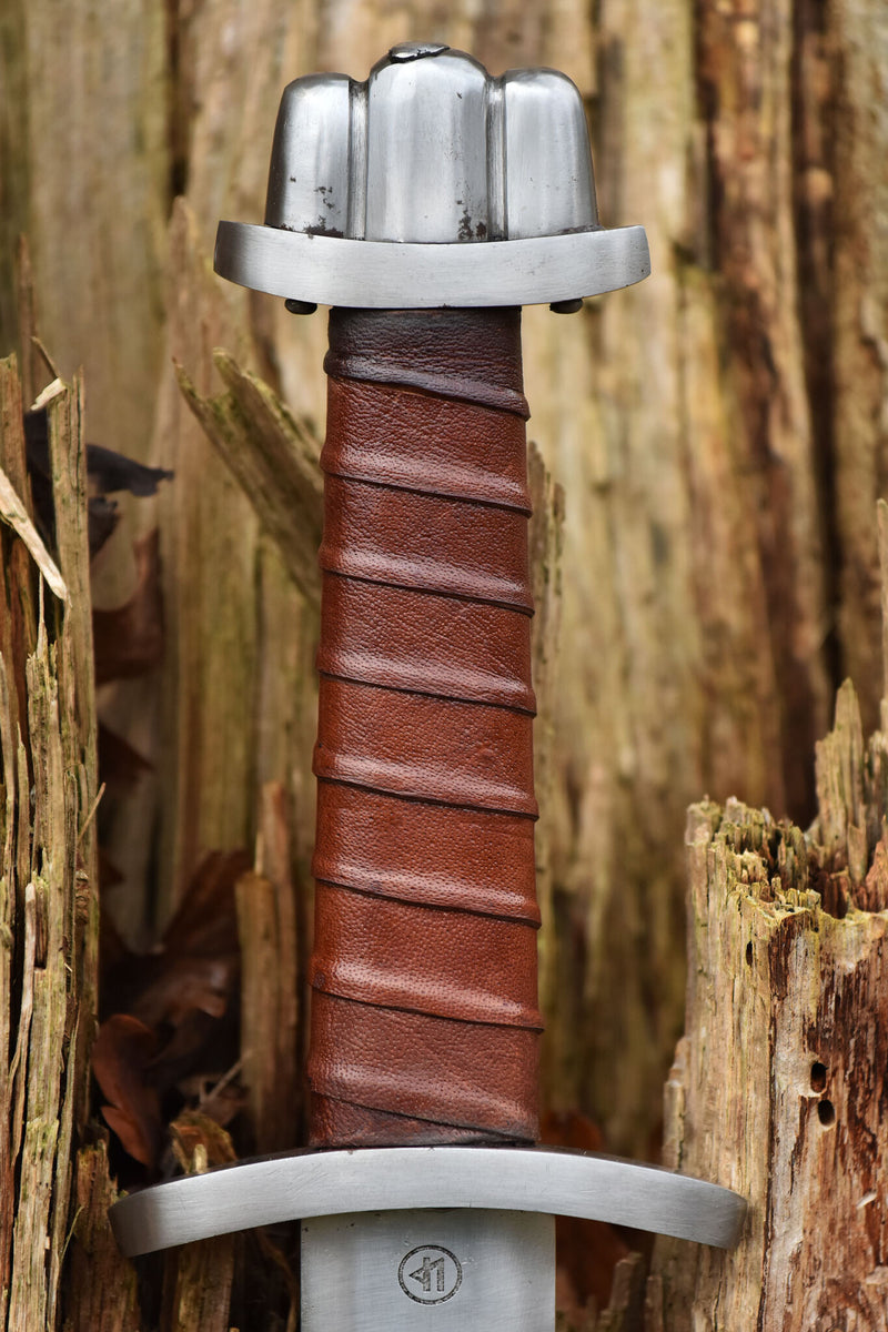 Viking sword with lobed pommel, short, blunt (battle-ready)