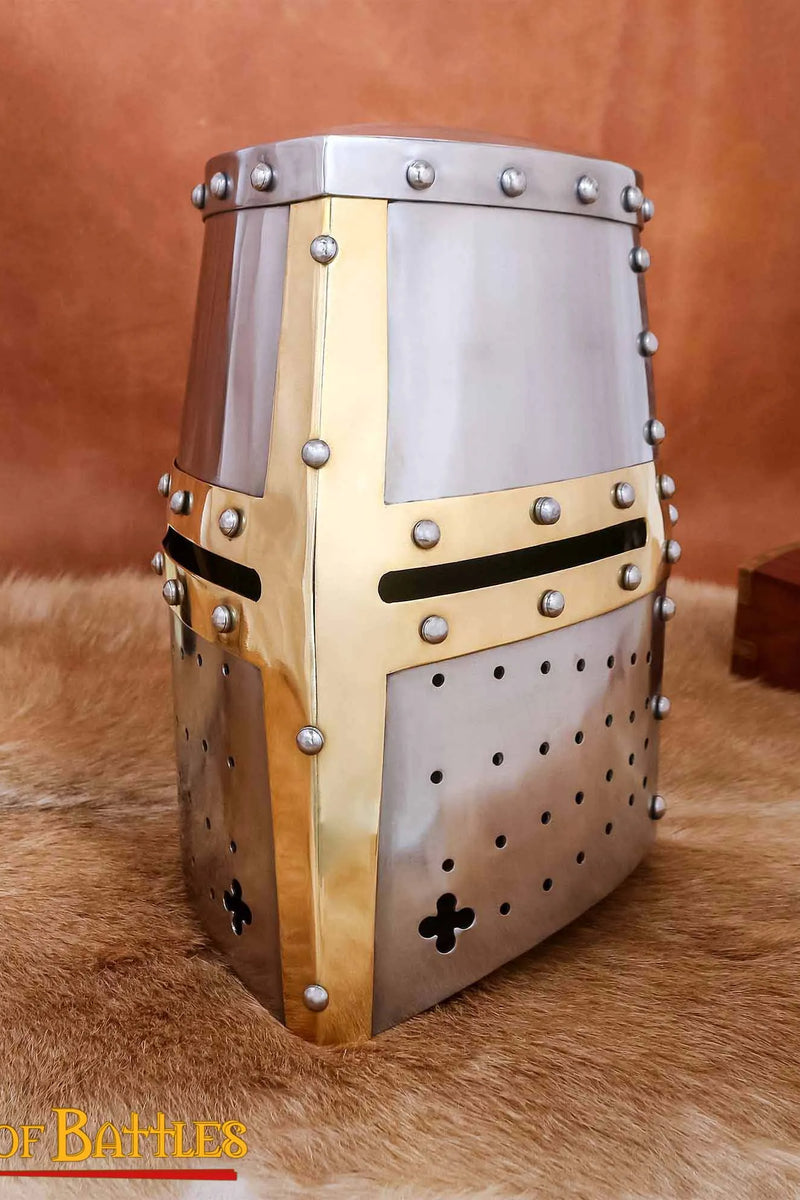 Kruisvaardershelm met messingen visier, 1.6 mm