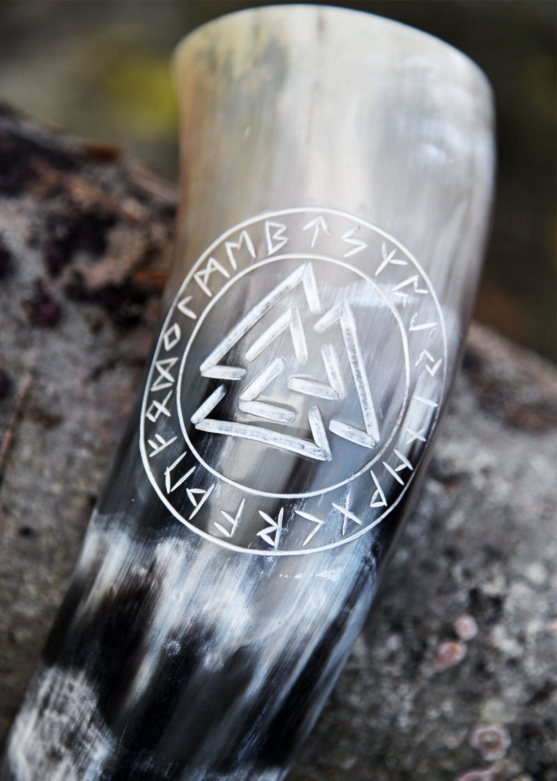 Corno per bere Valknut, 200-300 ml 