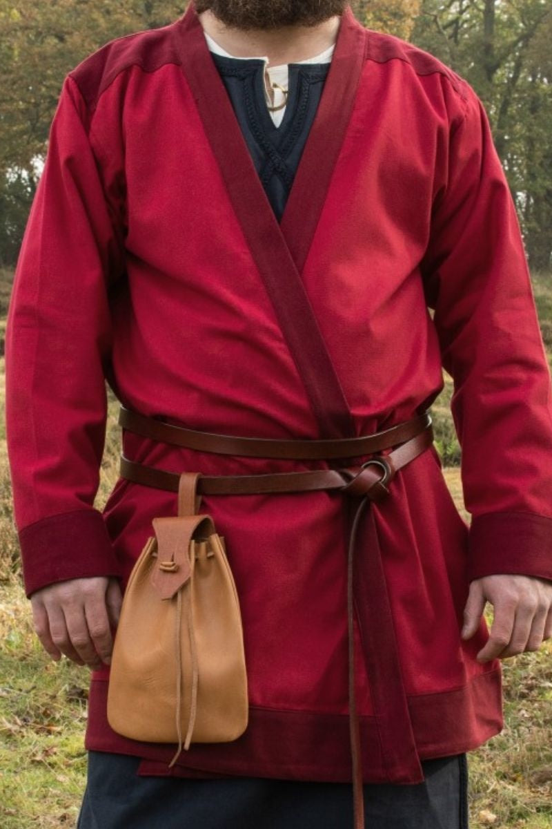 Vroegmiddeleeuwse kaftan Njord, rood