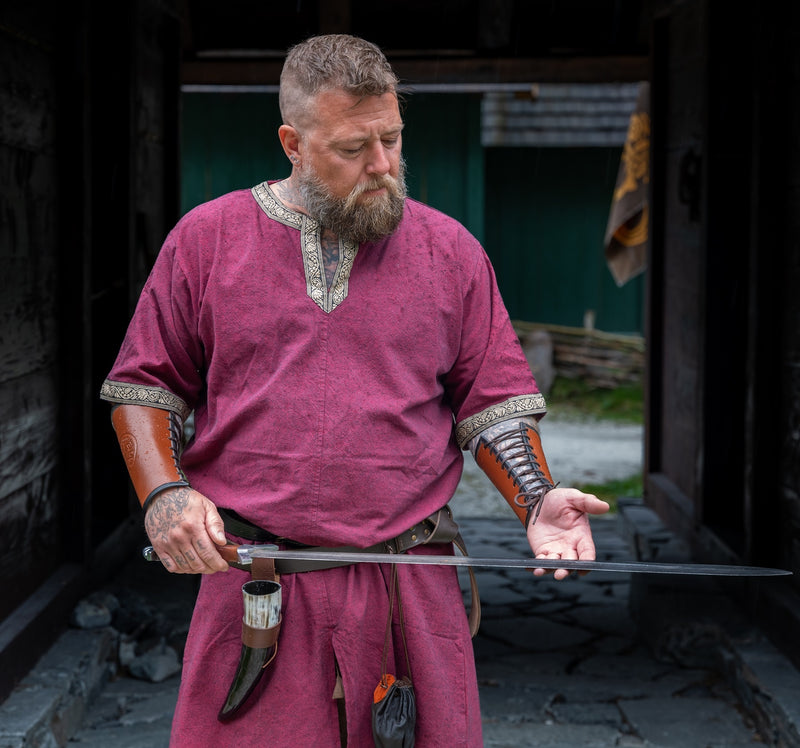 Keltische tuniek, korte mouwen, rood