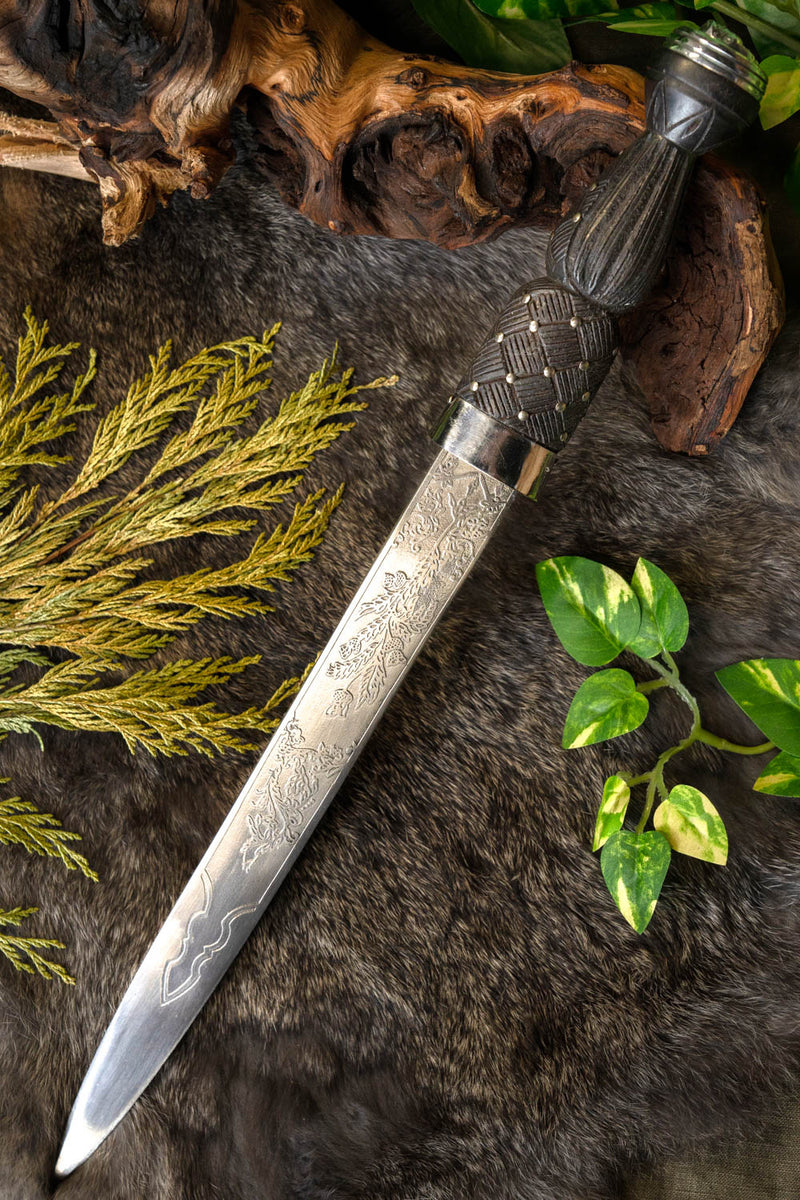 Gedecoreerde dirk, semi-scherp