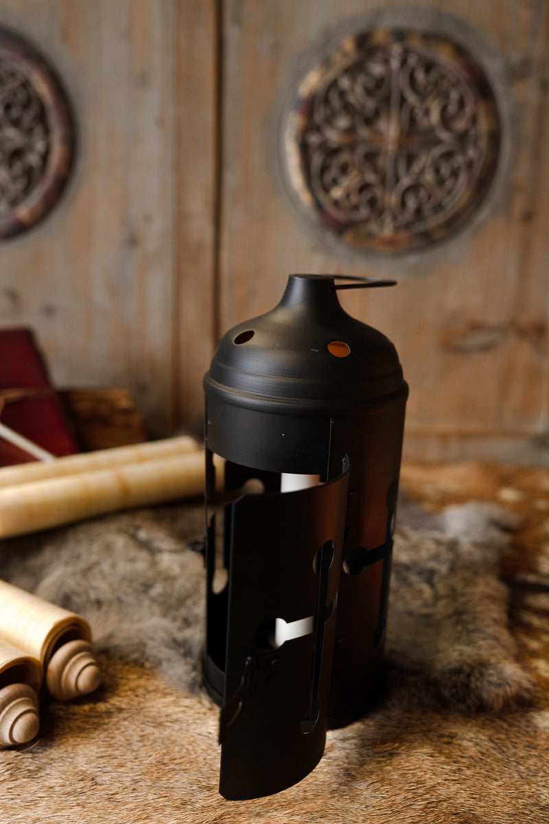 Lanterne avec fenêtre à croix 