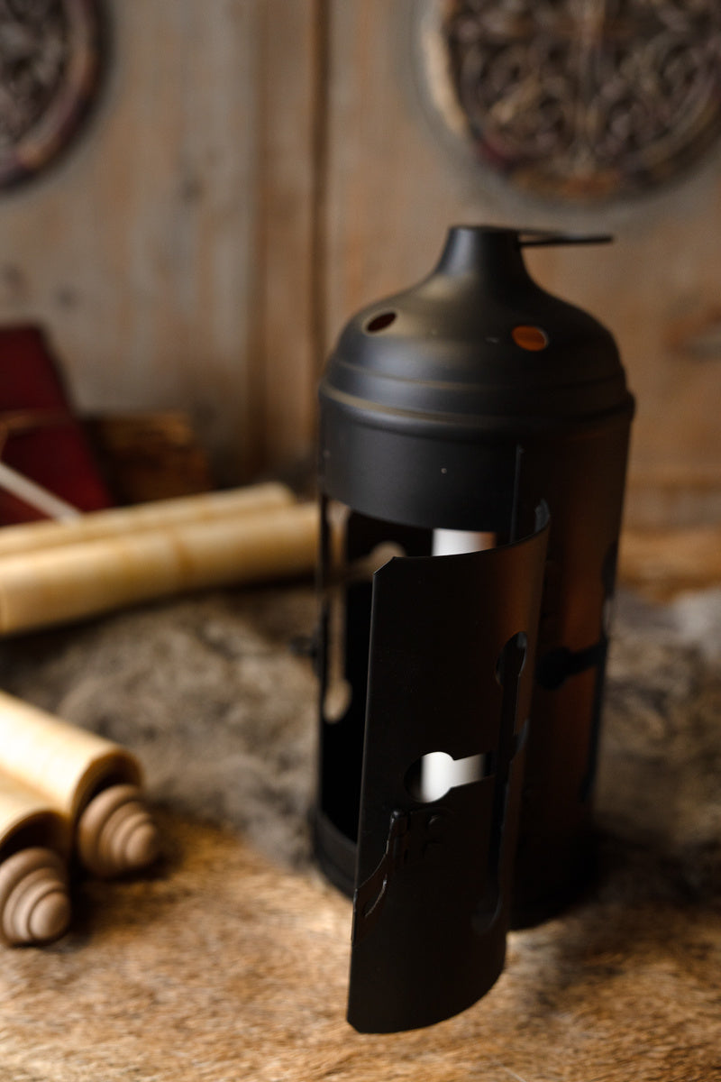 Lanterne avec fenêtre à croix 