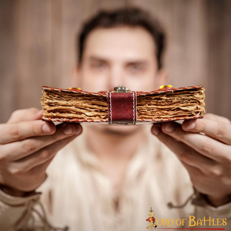 Diario in pelle con pietre 