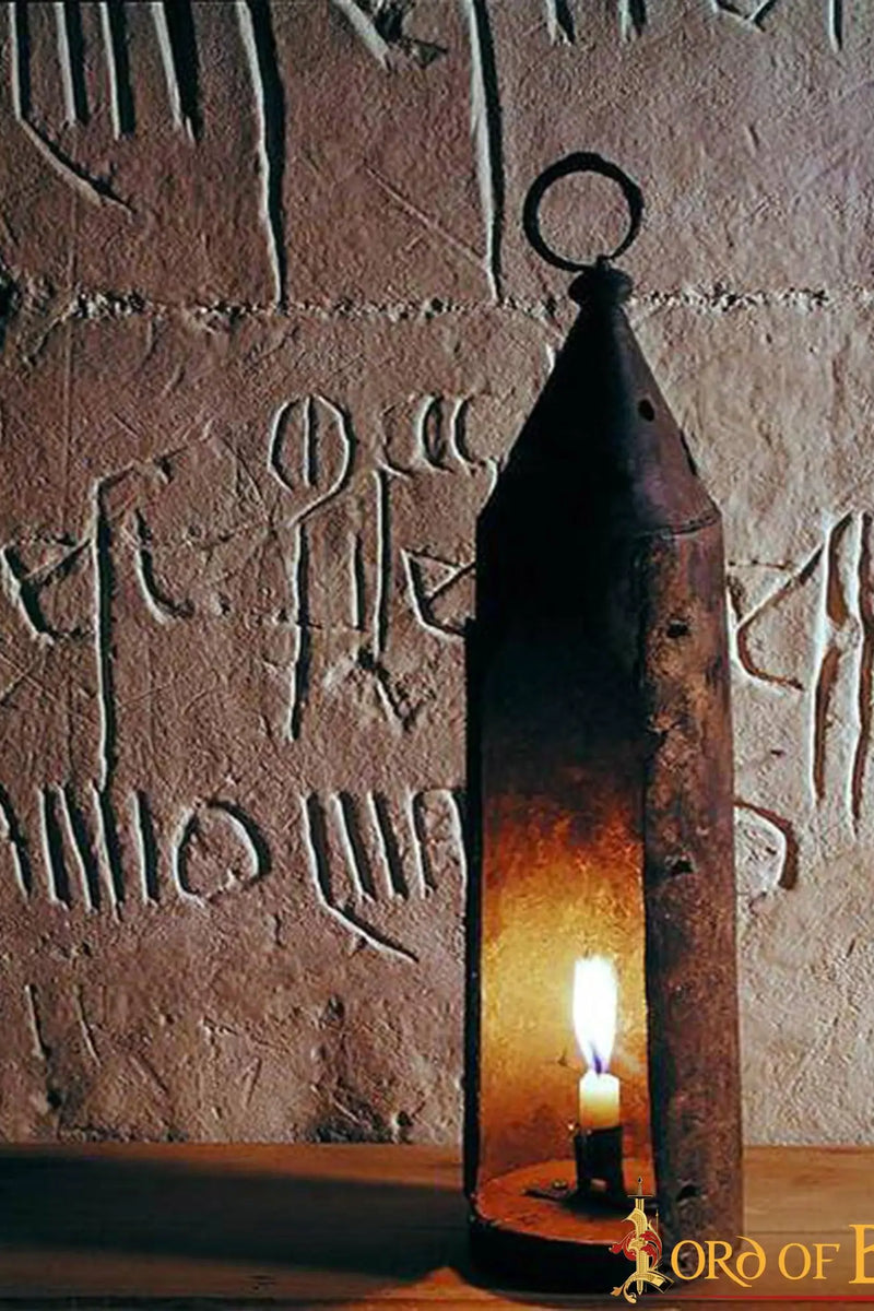 Lanterna medievale Museo di Londra 