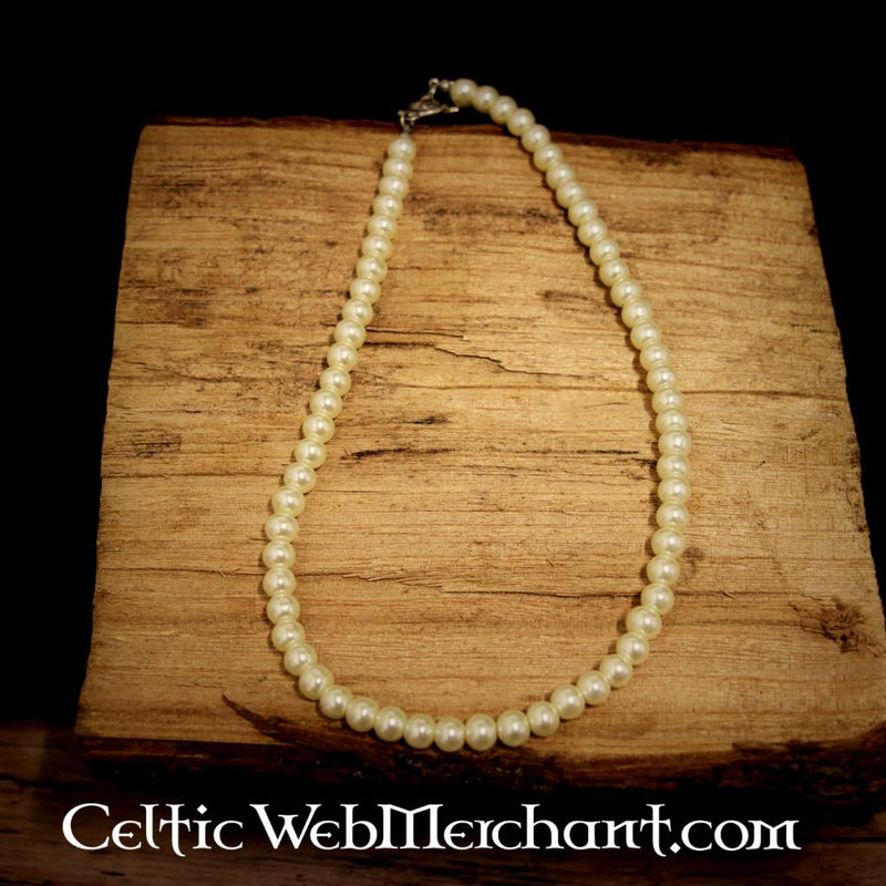 16th century pearl necklace