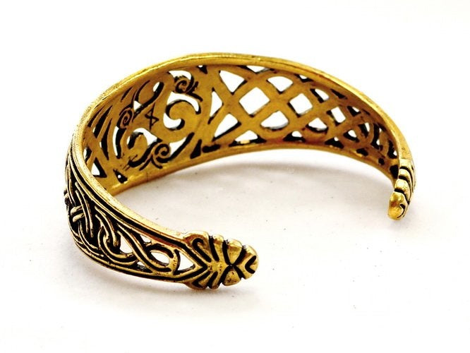 Celtic bracelet with trisquelion, bronze