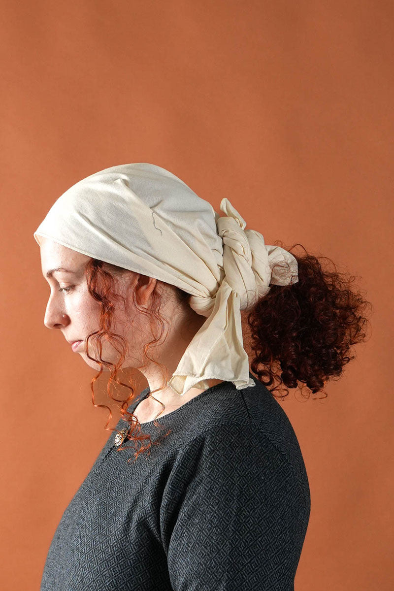 Middeleeuwse hoofddoek, crème