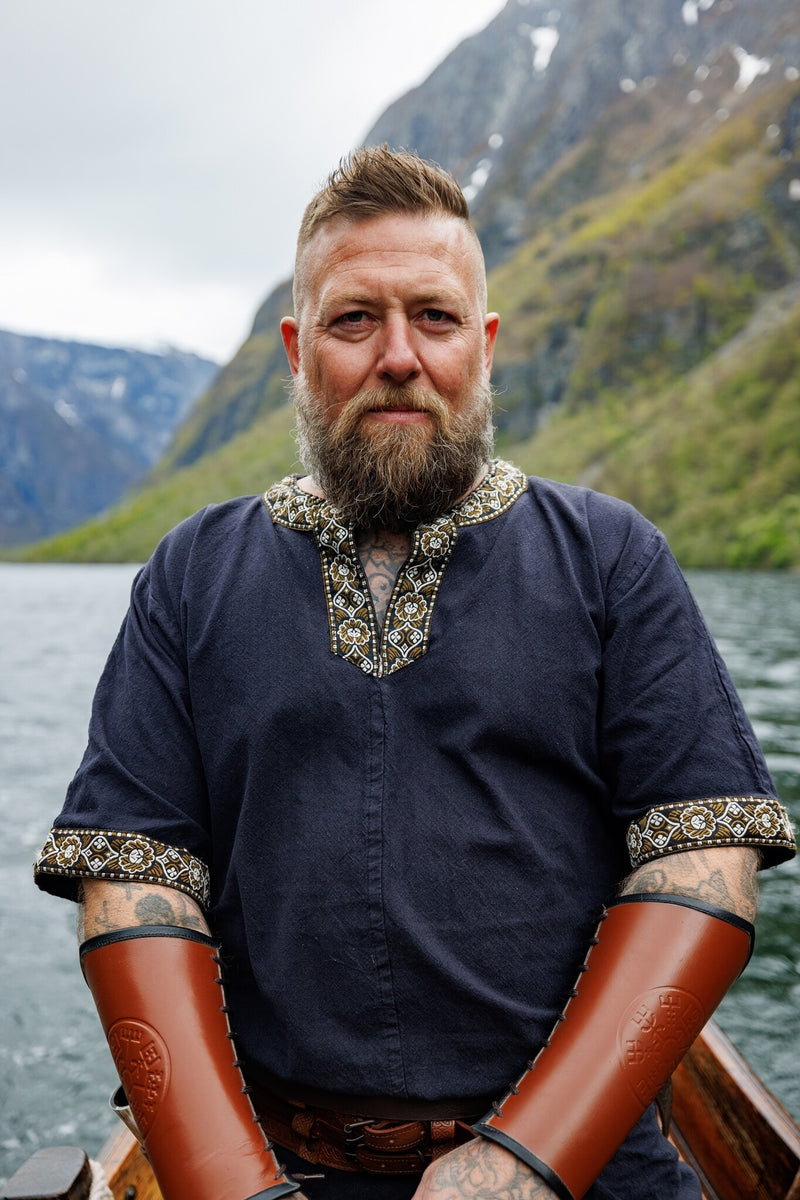 Keltische tuniek, korte mouwen, zwart