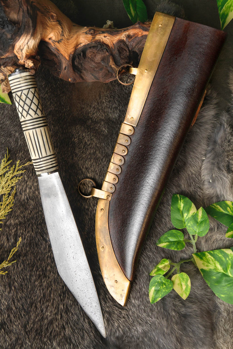 Vikingsax met benen grip, semi-scherp