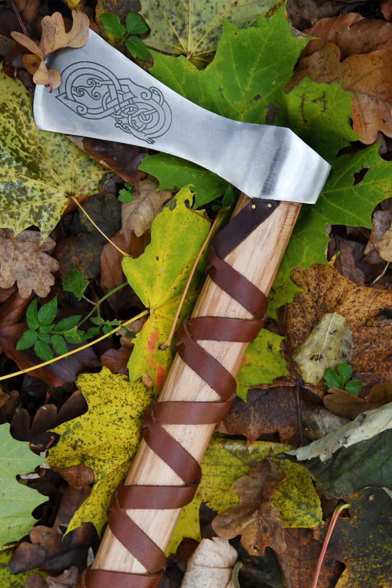 Viking bijl, type A, gegraveerd, semi-scherp