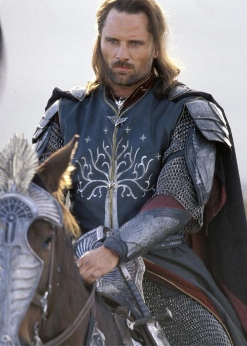 Anduril, sværd af kong Elessar, halvskarpt 