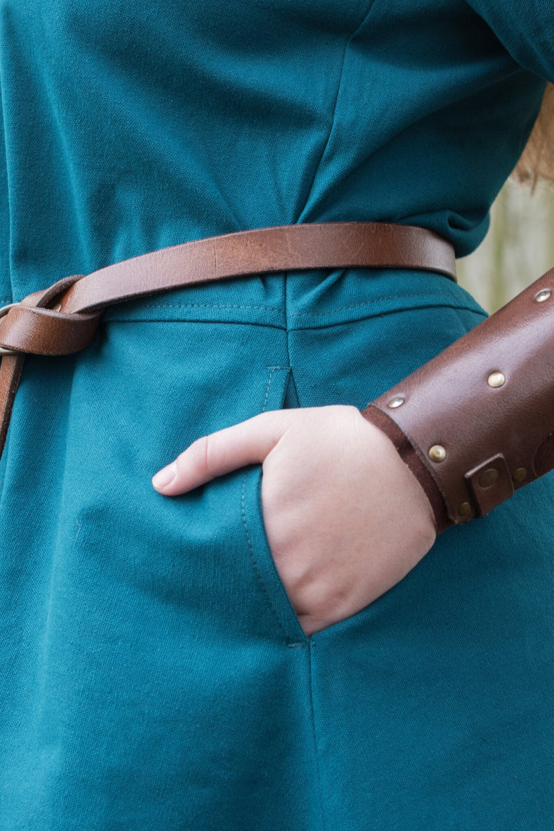 (Vroeg) Middeleeuwse jurk Gesine, blauwgroen-rood