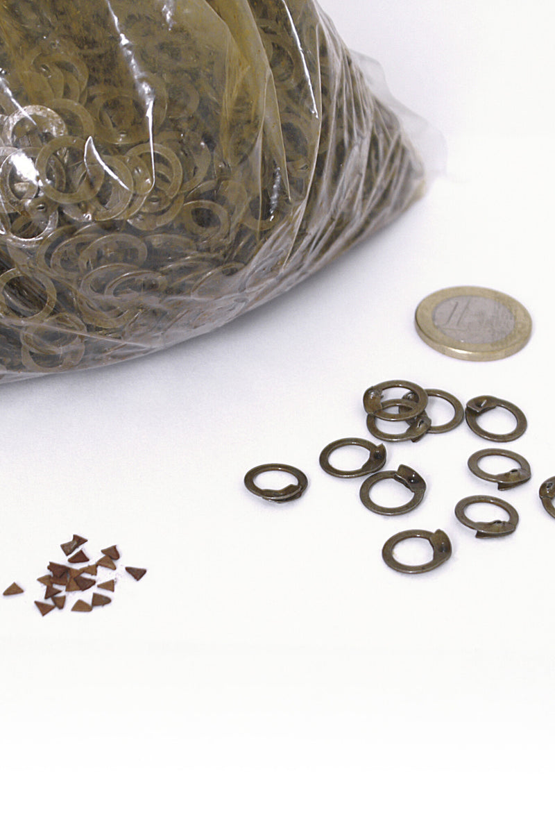 1 kg maliënringen, platte ringen - wigvormige klinknagels, 8 mm