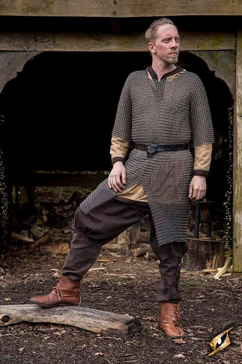 Hauberk met split, korte mouwen, ongeklonken 9 mm