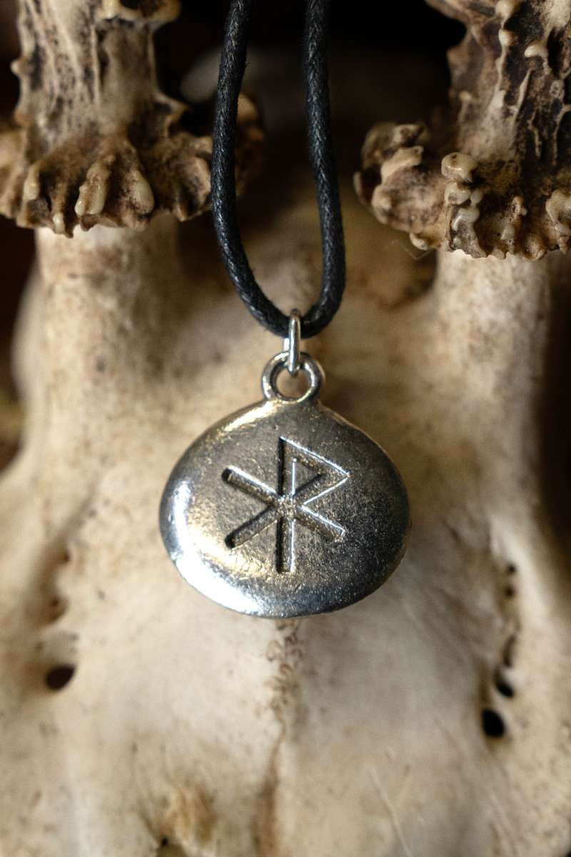 Rune jewel love, pewter