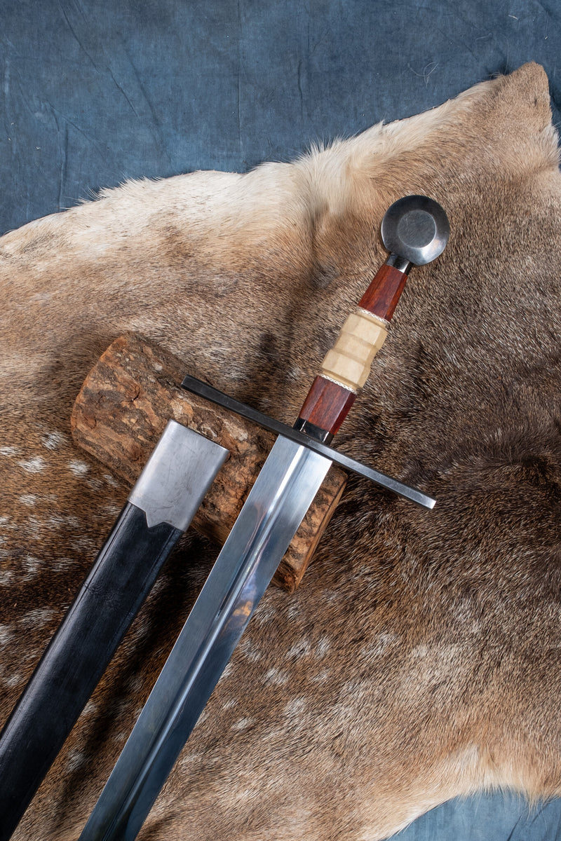 Middeleeuws langzwaard met houten grip, semi-scherp