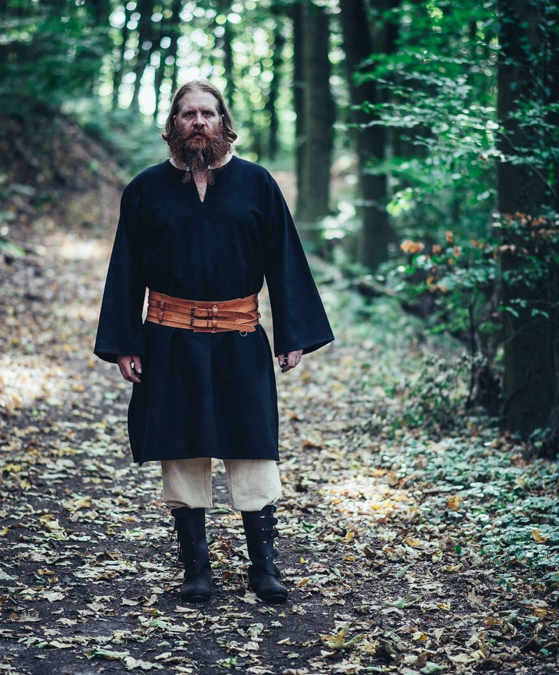 Tuniek Mainard, zwart