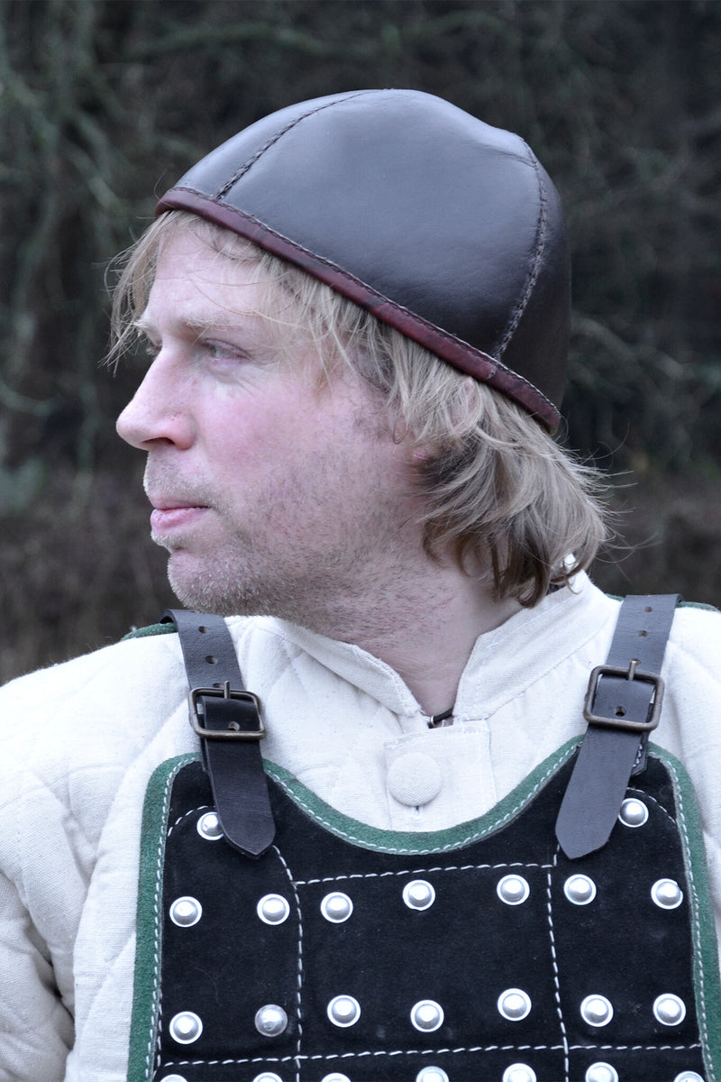 Historische Haube, Leder, braun 