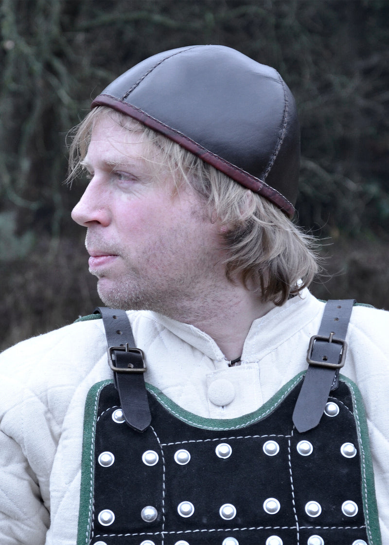 Historische Haube, Leder, braun 