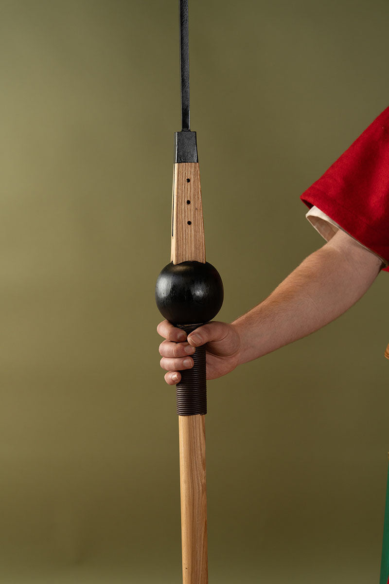 Traditional Roman pilum, semi-sharp