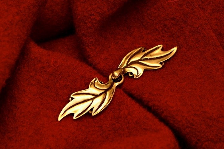 Elven cloak clasp, bronze