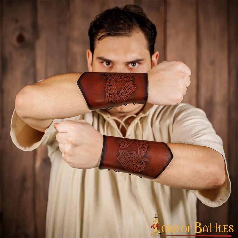 Läderarmskydd med drake, armskenor, brun 