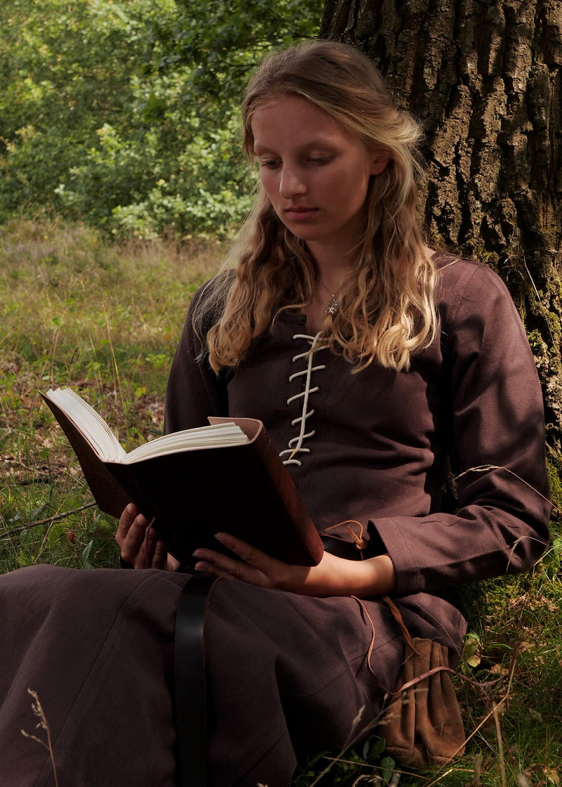 Cotehardie Christina, brun 