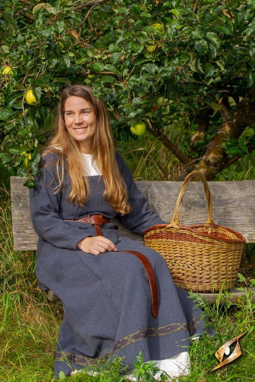 Middeleeuwse jurk Estrid met visgraatmotief, donkergrijs