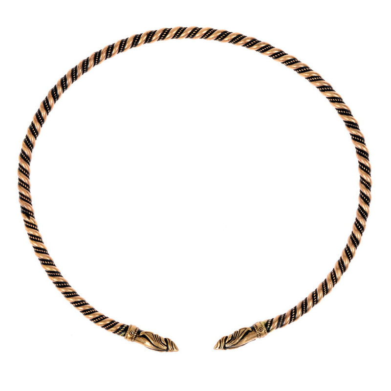 Viking torque met raven koppen, verzilverd brons