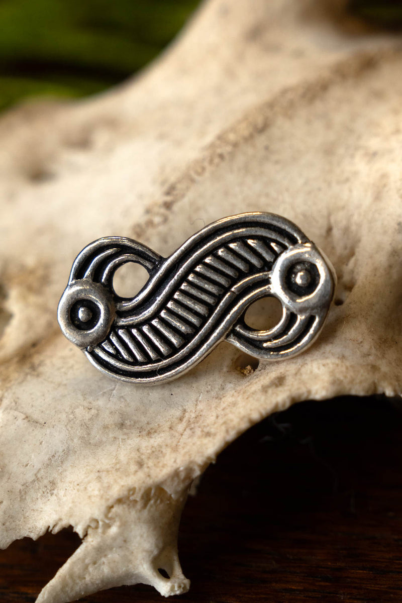 Frankische adelaarsfibula, zilverkleurig, brons