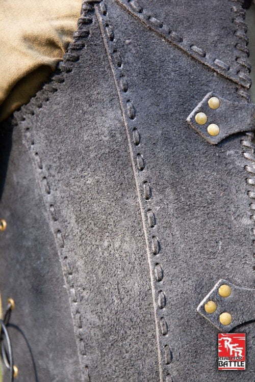 Brigandine z paskami, czarny