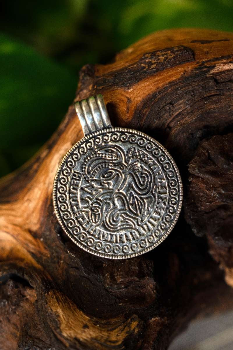 Germaanse bracteate amulet, replica, sterling zilver