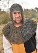 Maliën coif met vierkante hals, onbehandeld, ronde ringen-ronde klinknagels. 8 mm