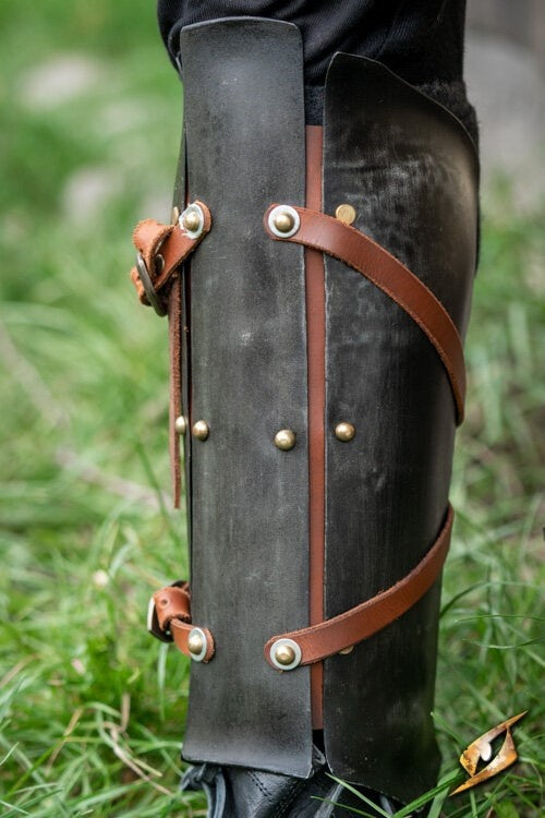 Renegade women's armor, greaves, 1 mm