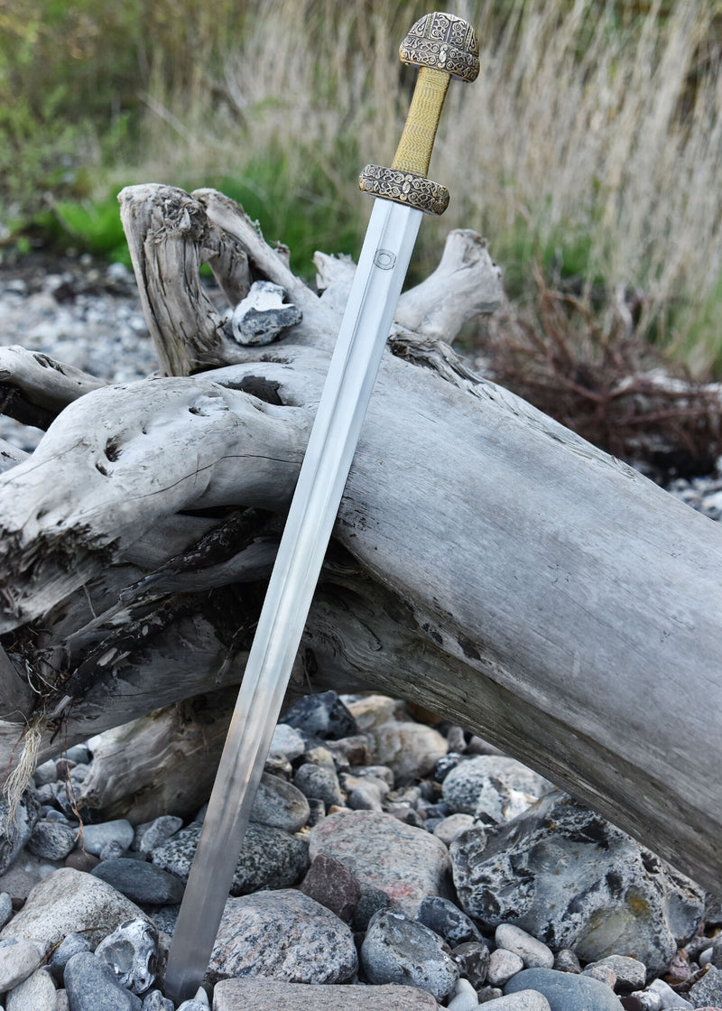 Viking sword Gnezdovo, Petersen D, semi-sharp