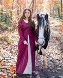 Medeltida klä Larina, röd-naturlig 