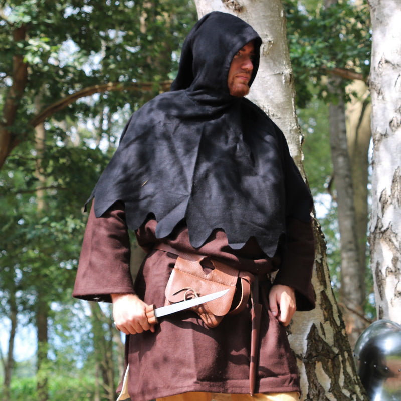 Woollen chaperon, black