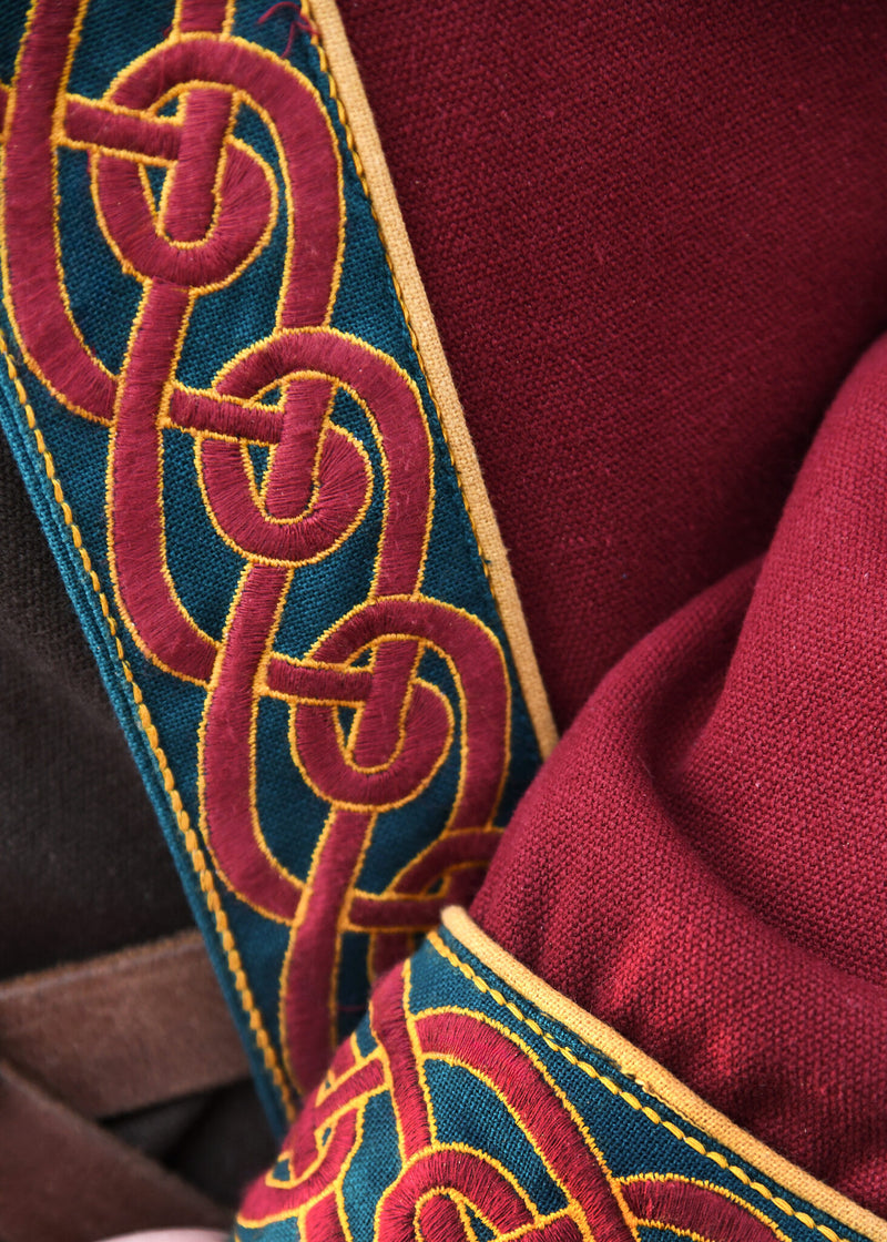 Geborduurde Viking kaftan, rood-blauw