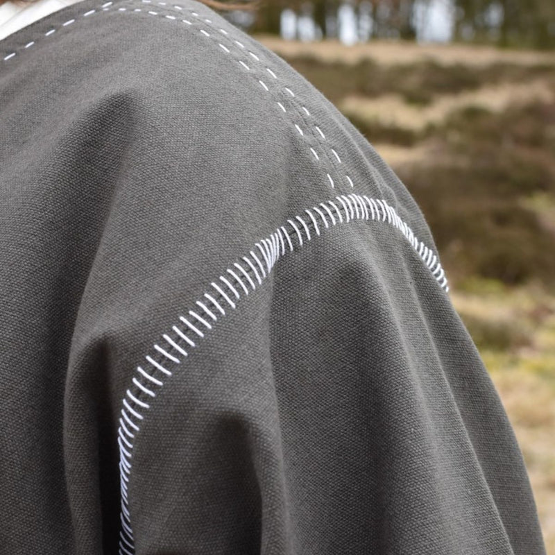 Tuniek Kragelund handgestikte afwerking, olijfgroen